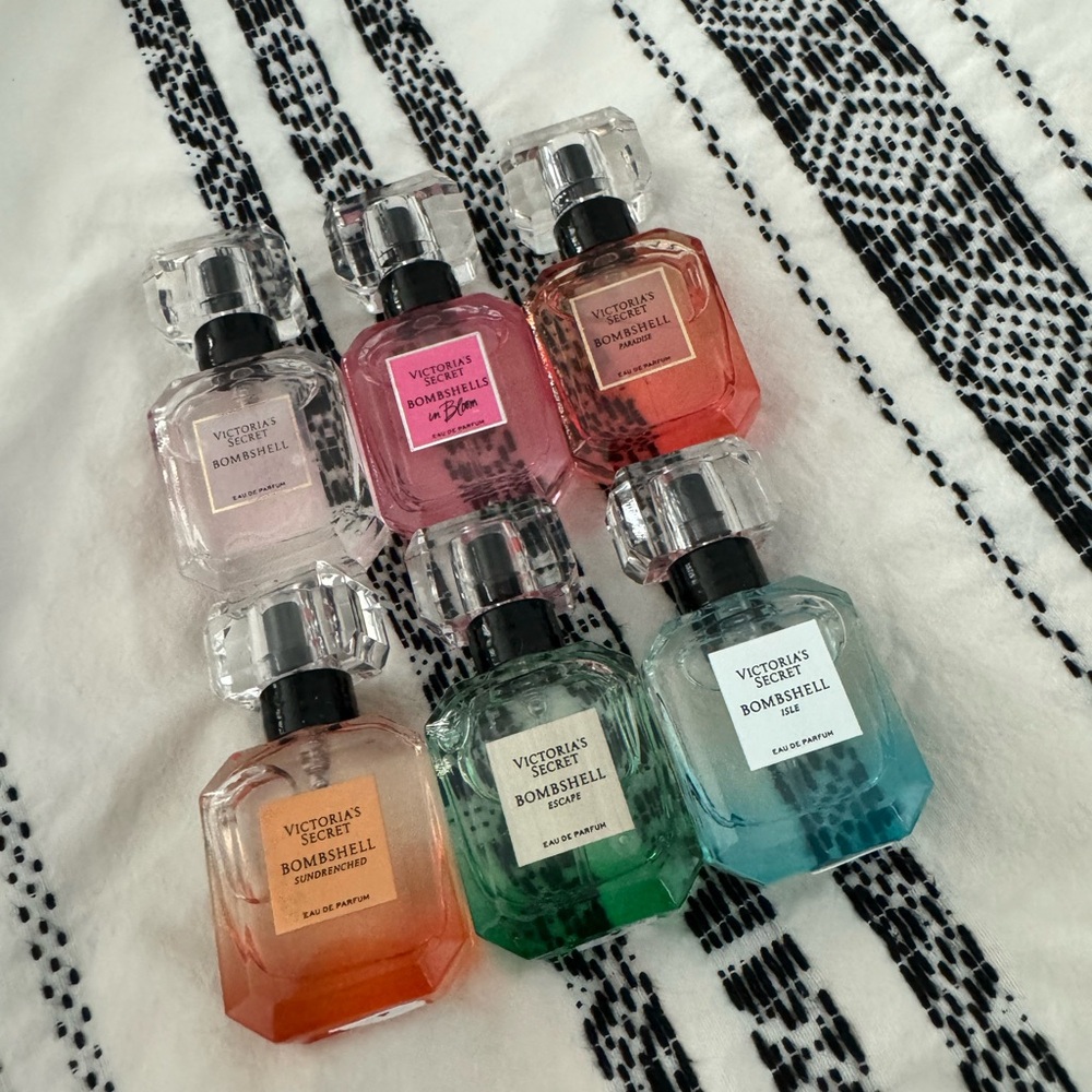 Victoria Secret- bombshell collection mini fragrances